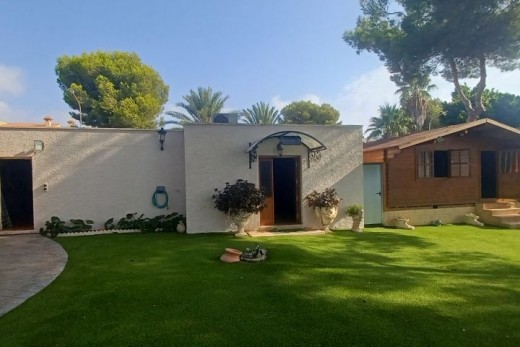 Resale - Villa - Orihuela Costa