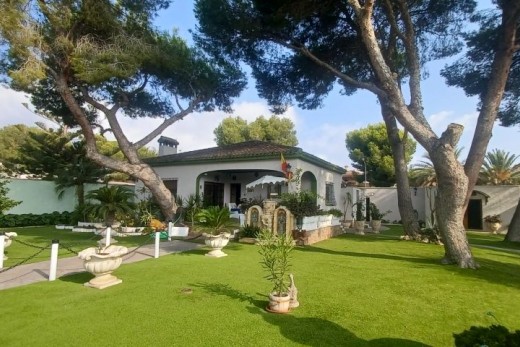 Resale - Villa - Orihuela Costa