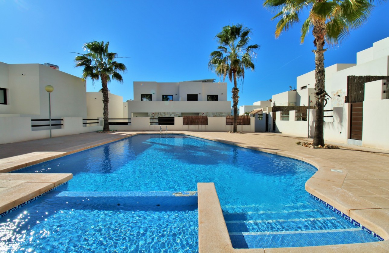 Resale - Villa - Villamartin - PAU 8