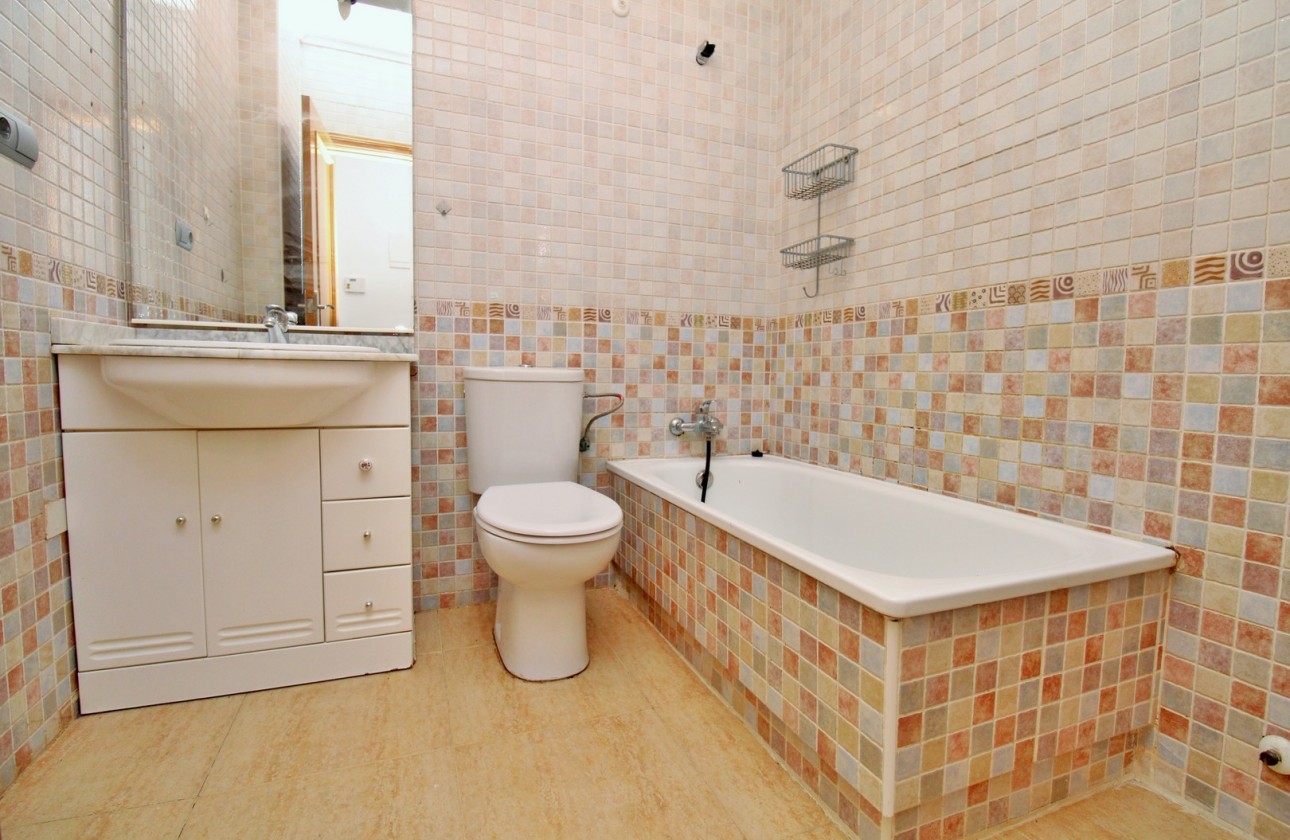 Resale - Apartment - Villamartin - PAU 8