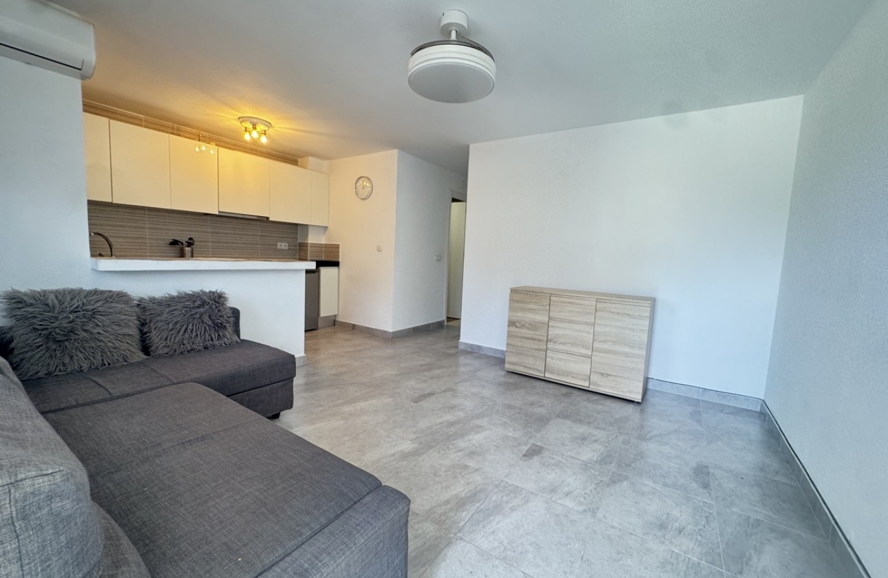 Resale - Apartment - Villamartin