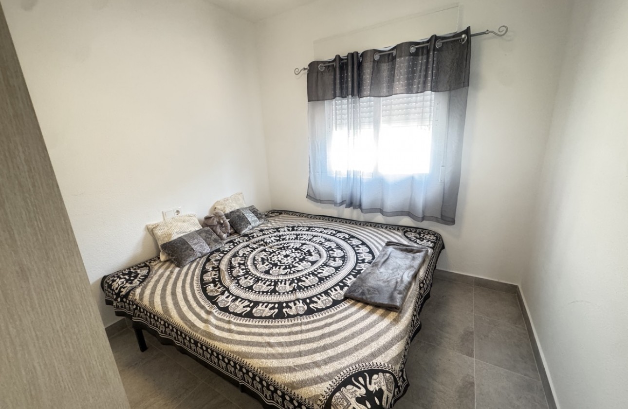 Resale - Apartment - Villamartin