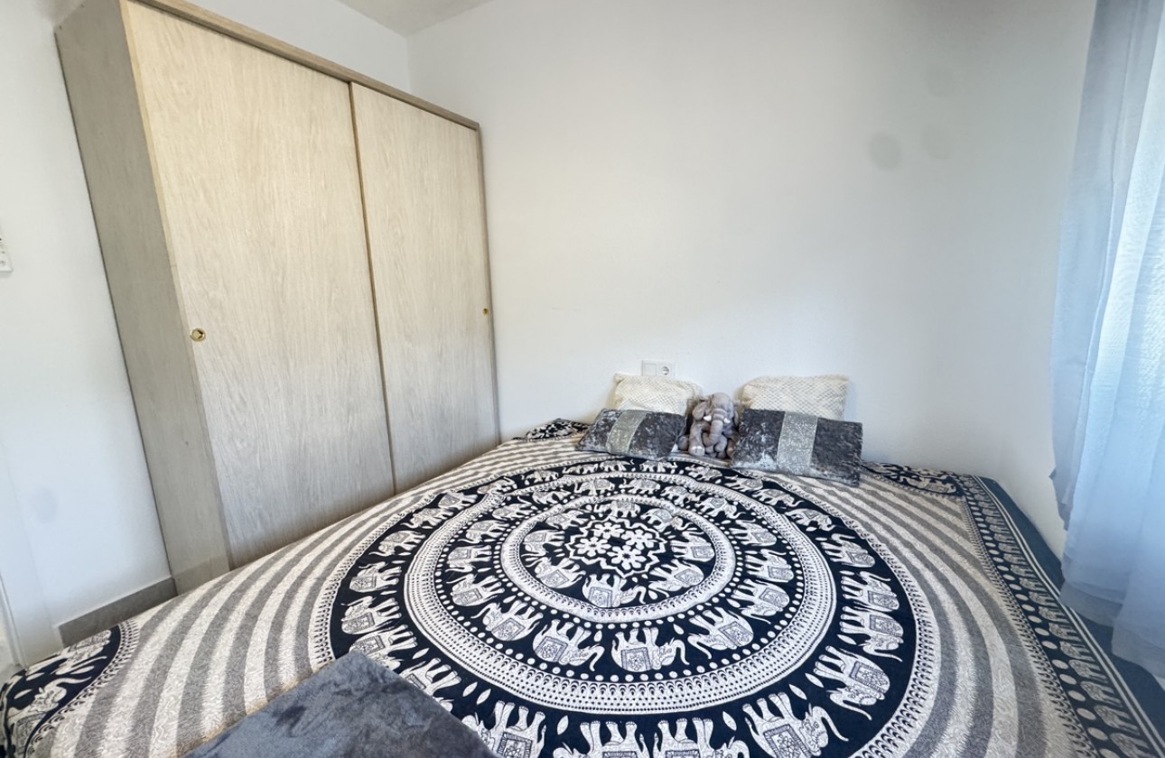 Resale - Apartment - Villamartin