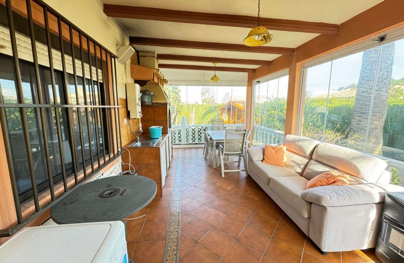 Resale - Villa - Cabo Roig