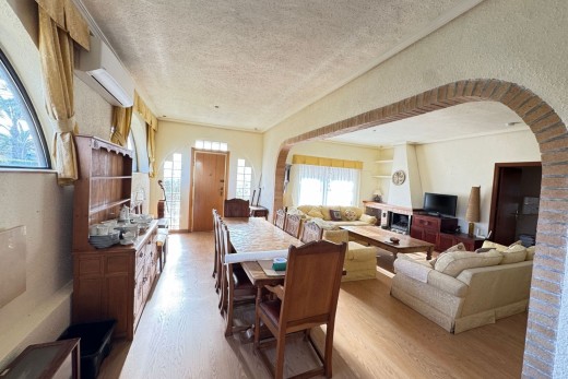Resale - Villa - Cabo Roig