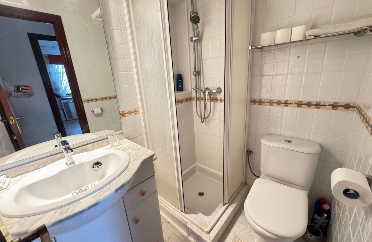 Resale - Villa - Cabo Roig