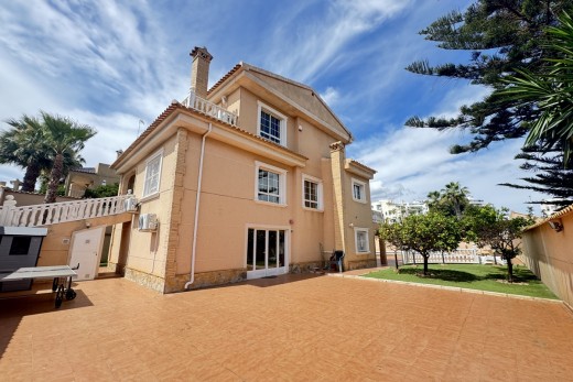 Resale - Villa - La Zenia