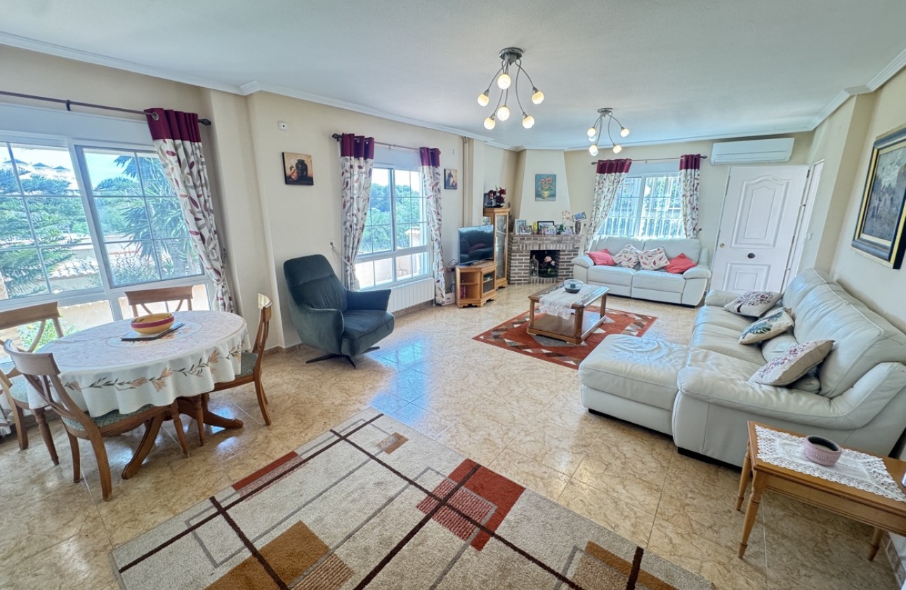 Resale - Villa - La Zenia