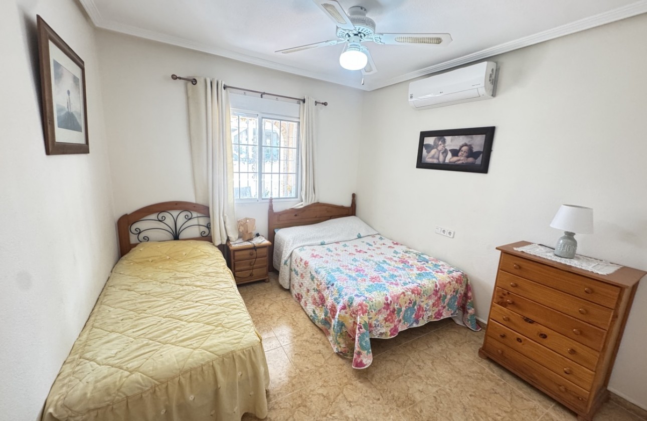Resale - Villa - La Zenia