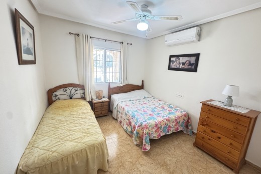 Resale - Villa - La Zenia