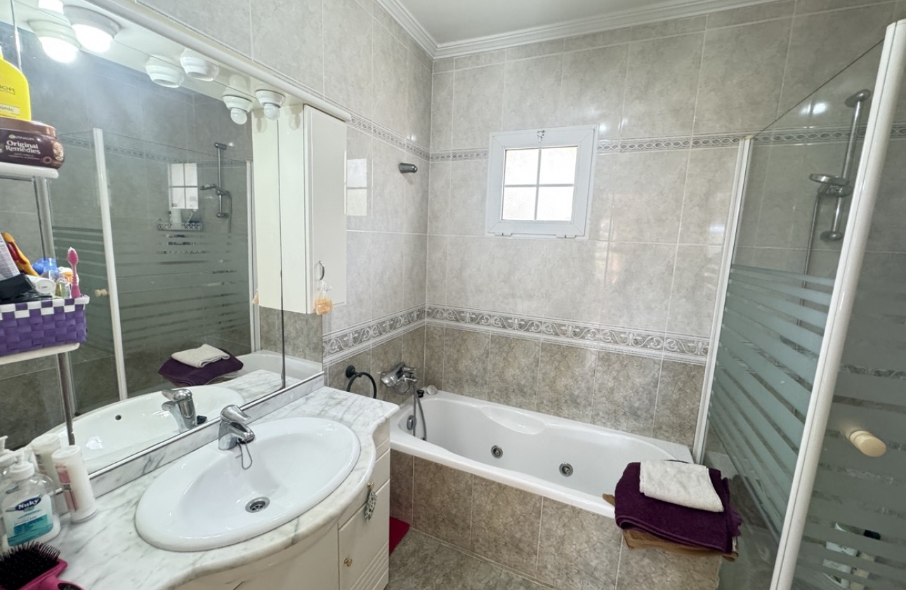 Resale - Villa - La Zenia