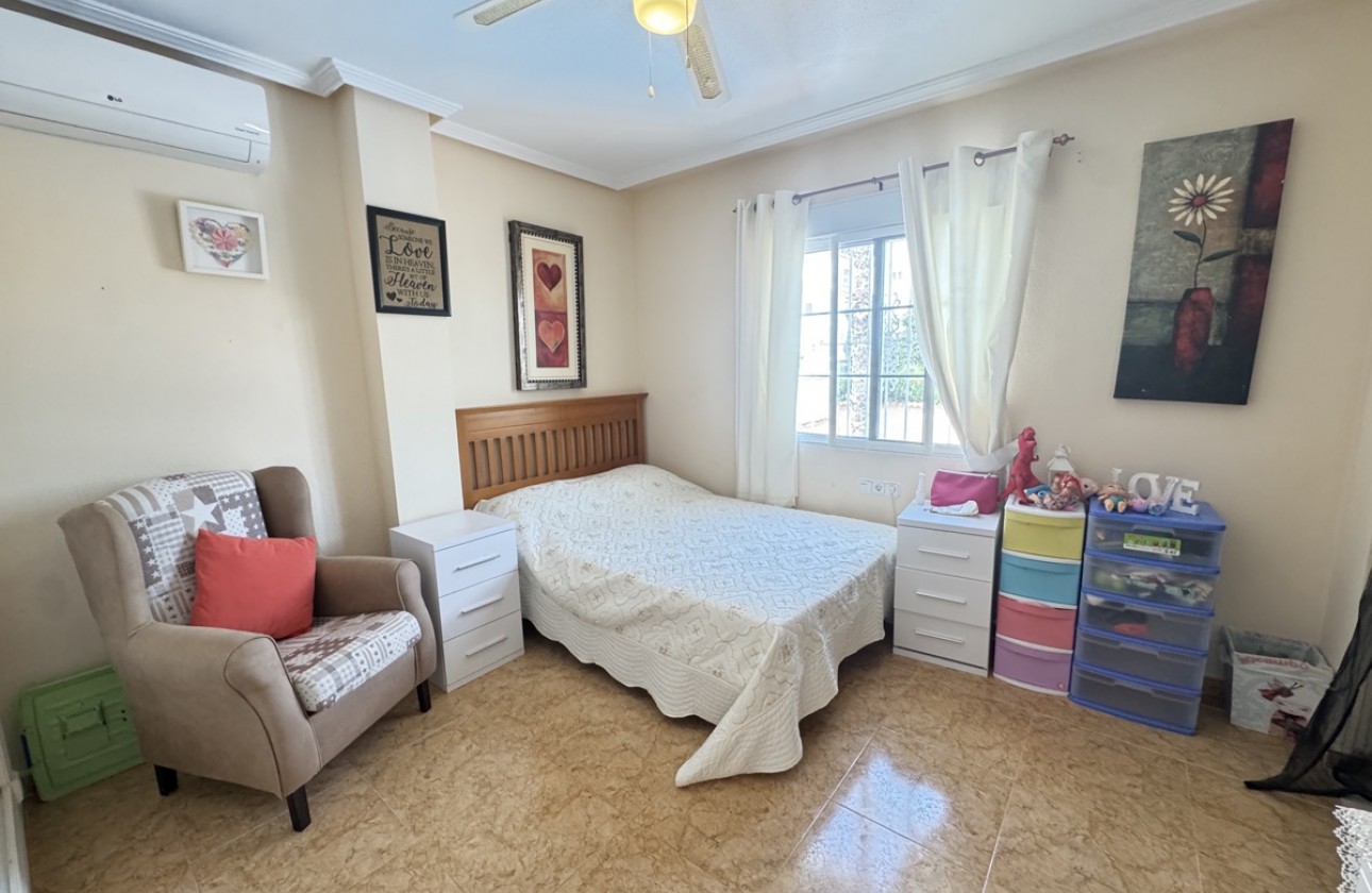 Resale - Villa - La Zenia