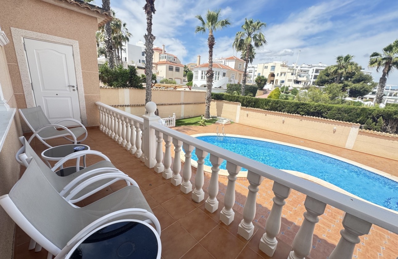 Resale - Villa - La Zenia