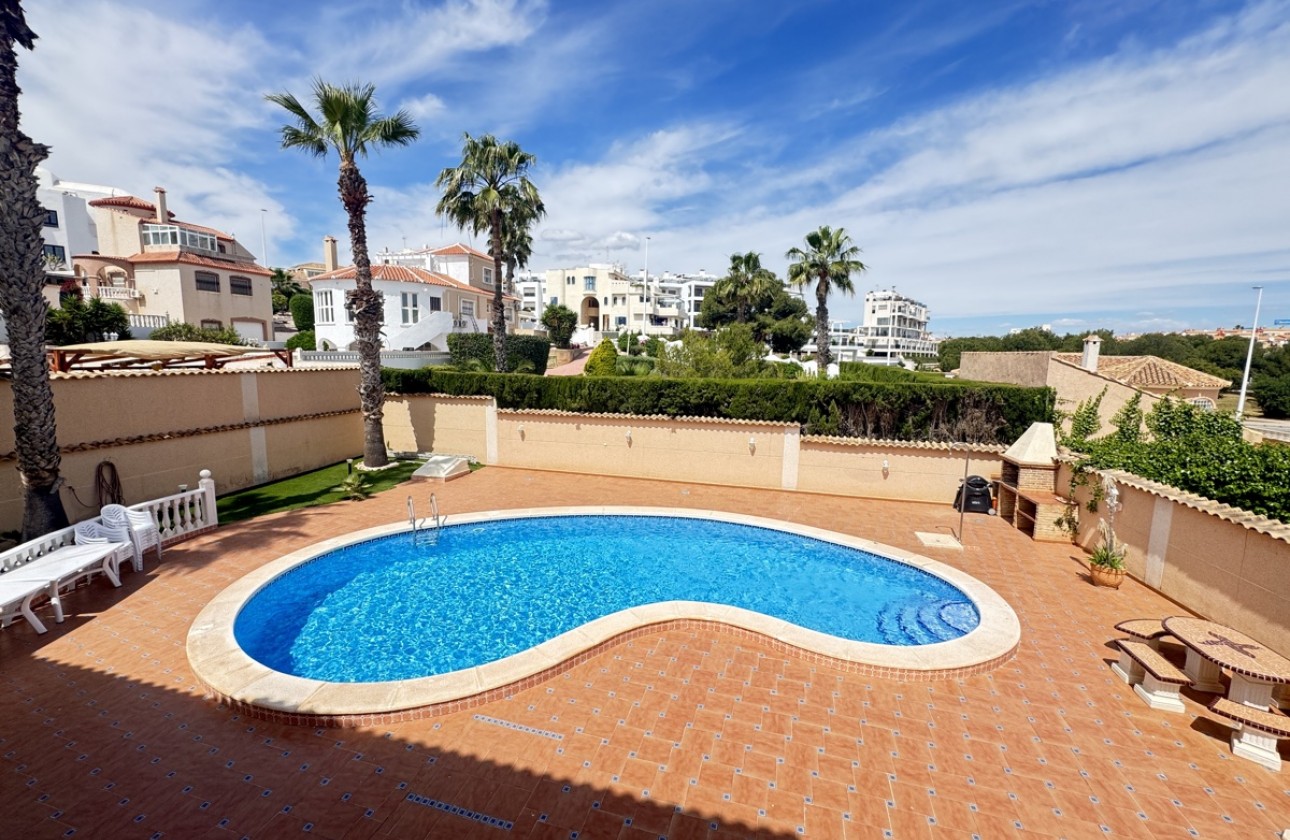 Resale - Villa - La Zenia