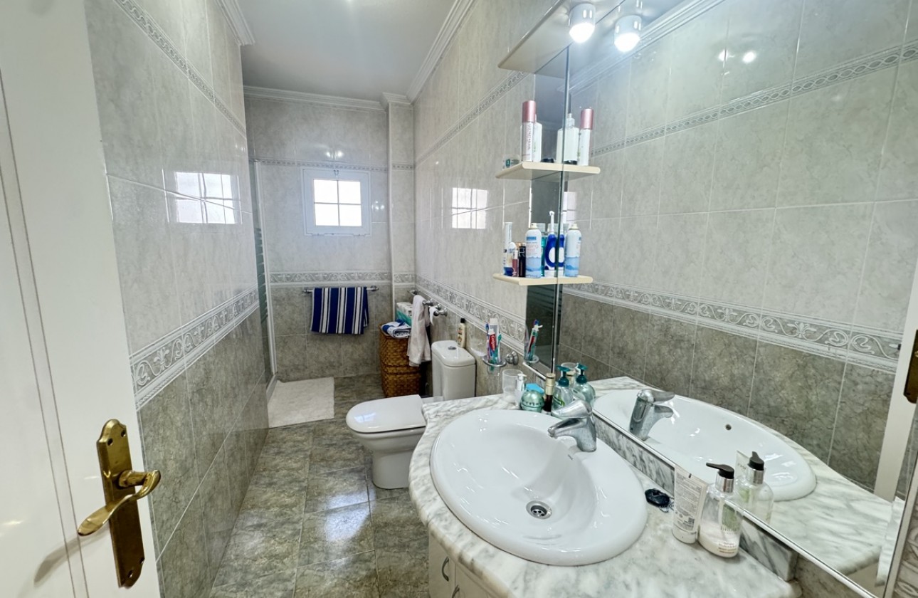 Resale - Villa - La Zenia