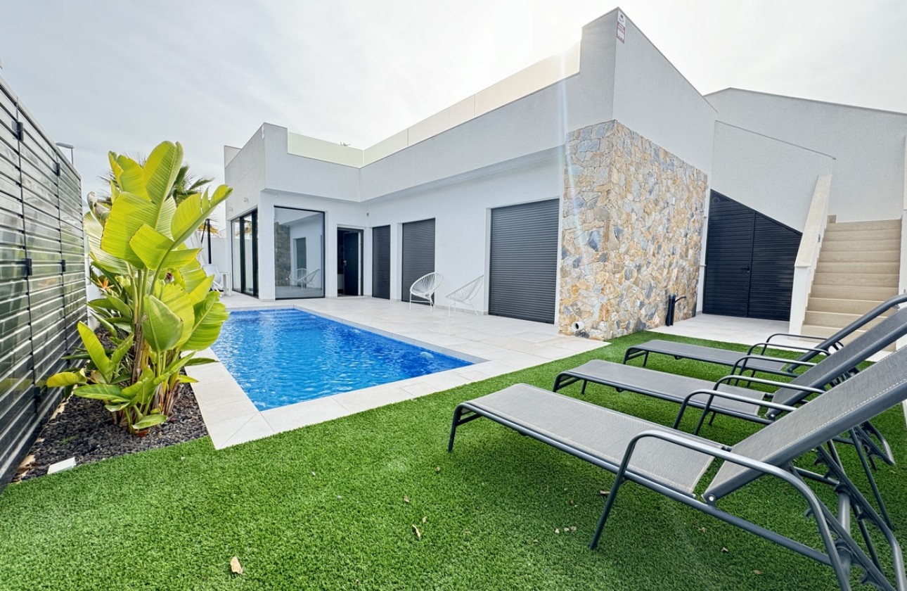 Resale - Villa - Pilar De La Horadada