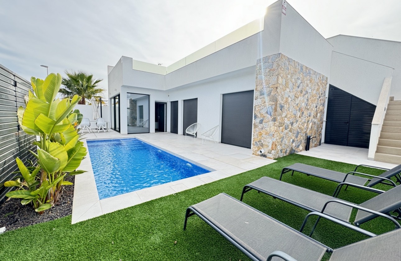 Resale - Villa - Pilar De La Horadada