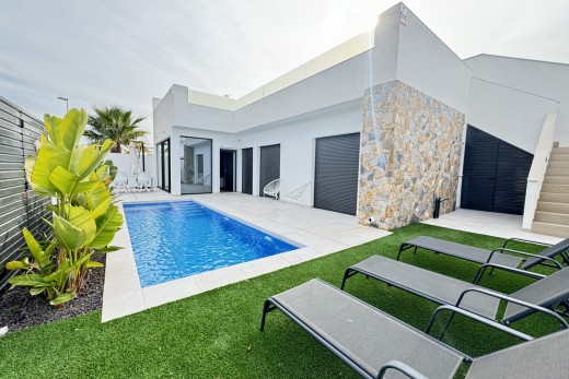 Resale - Villa - Pilar De La Horadada