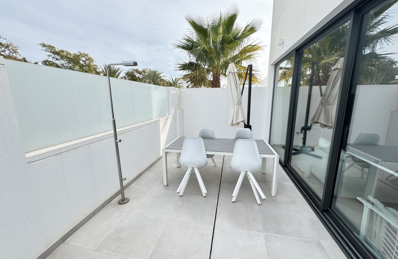 Resale - Villa - Pilar De La Horadada