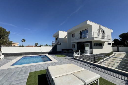 Resale - Villa - Los Balcones