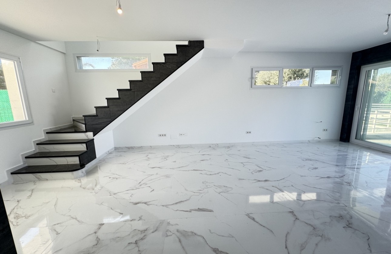 Resale - Villa - Los Balcones