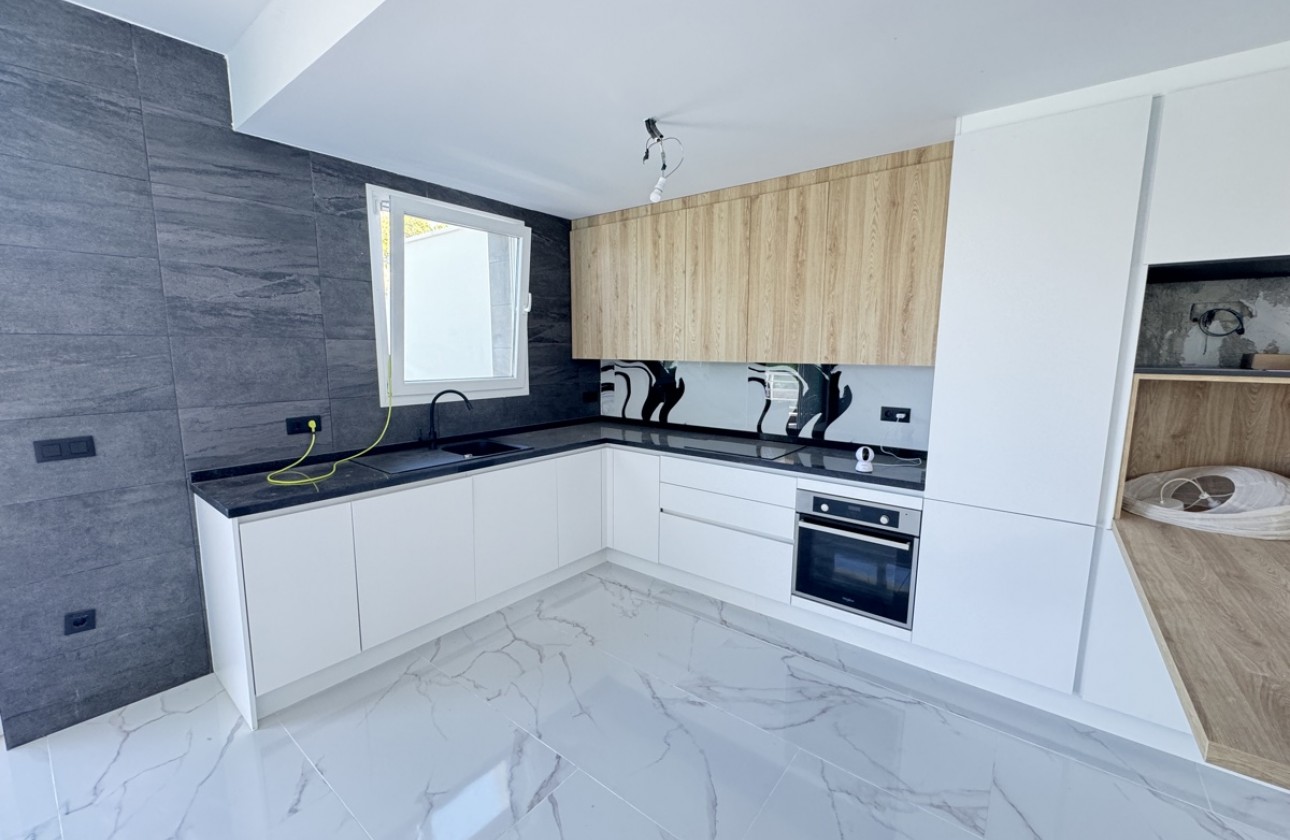 Resale - Villa - Los Balcones