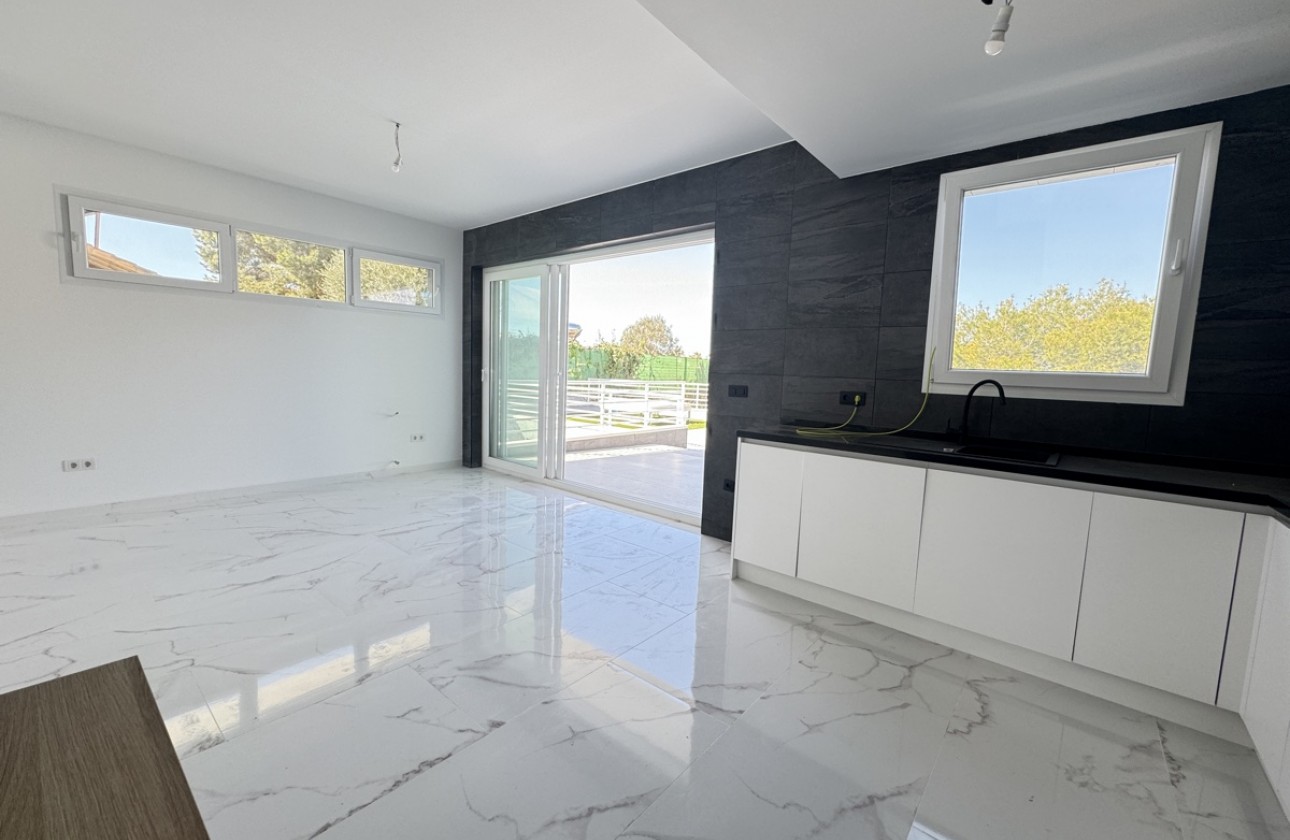 Resale - Villa - Los Balcones