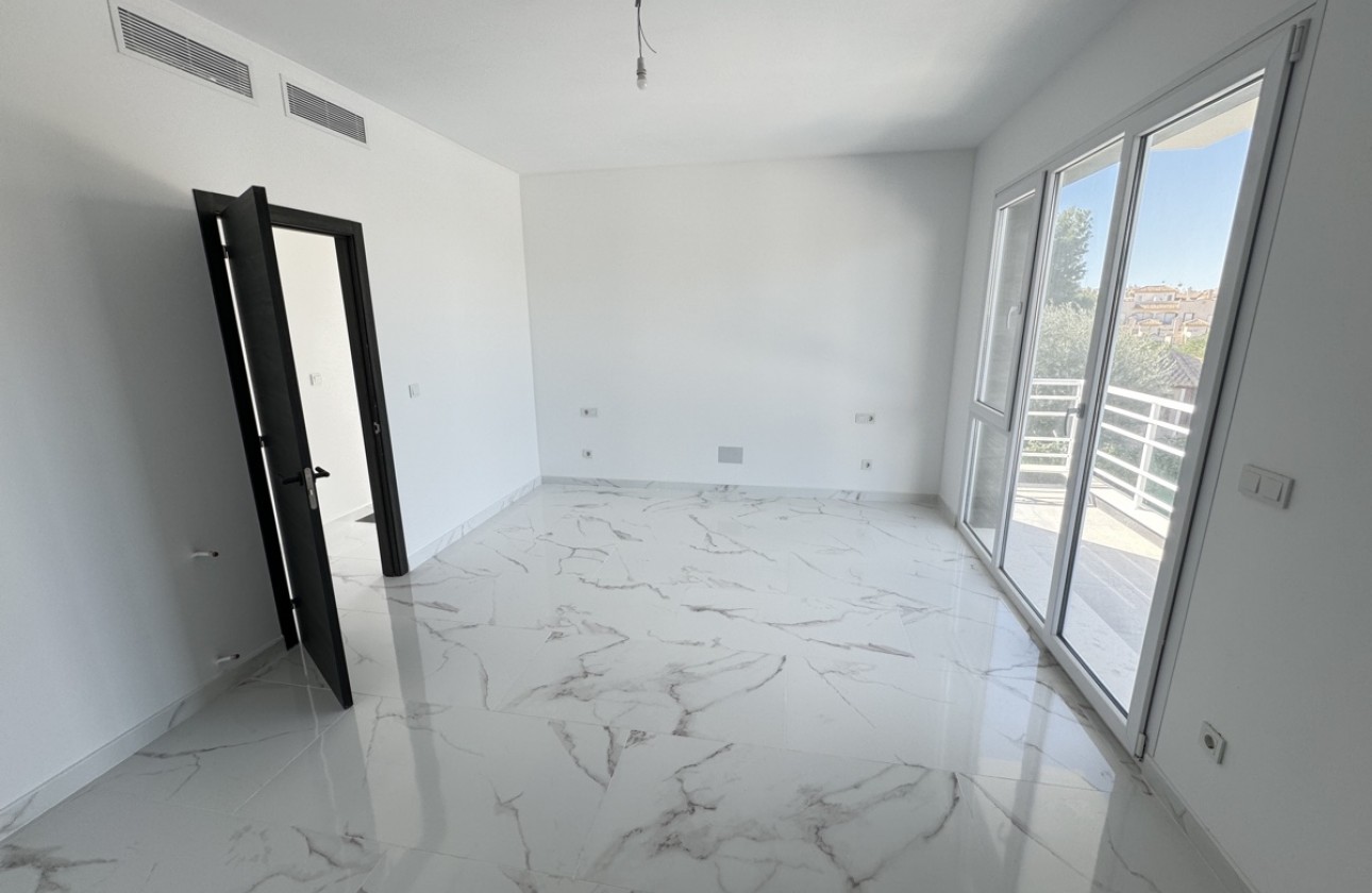 Resale - Villa - Los Balcones