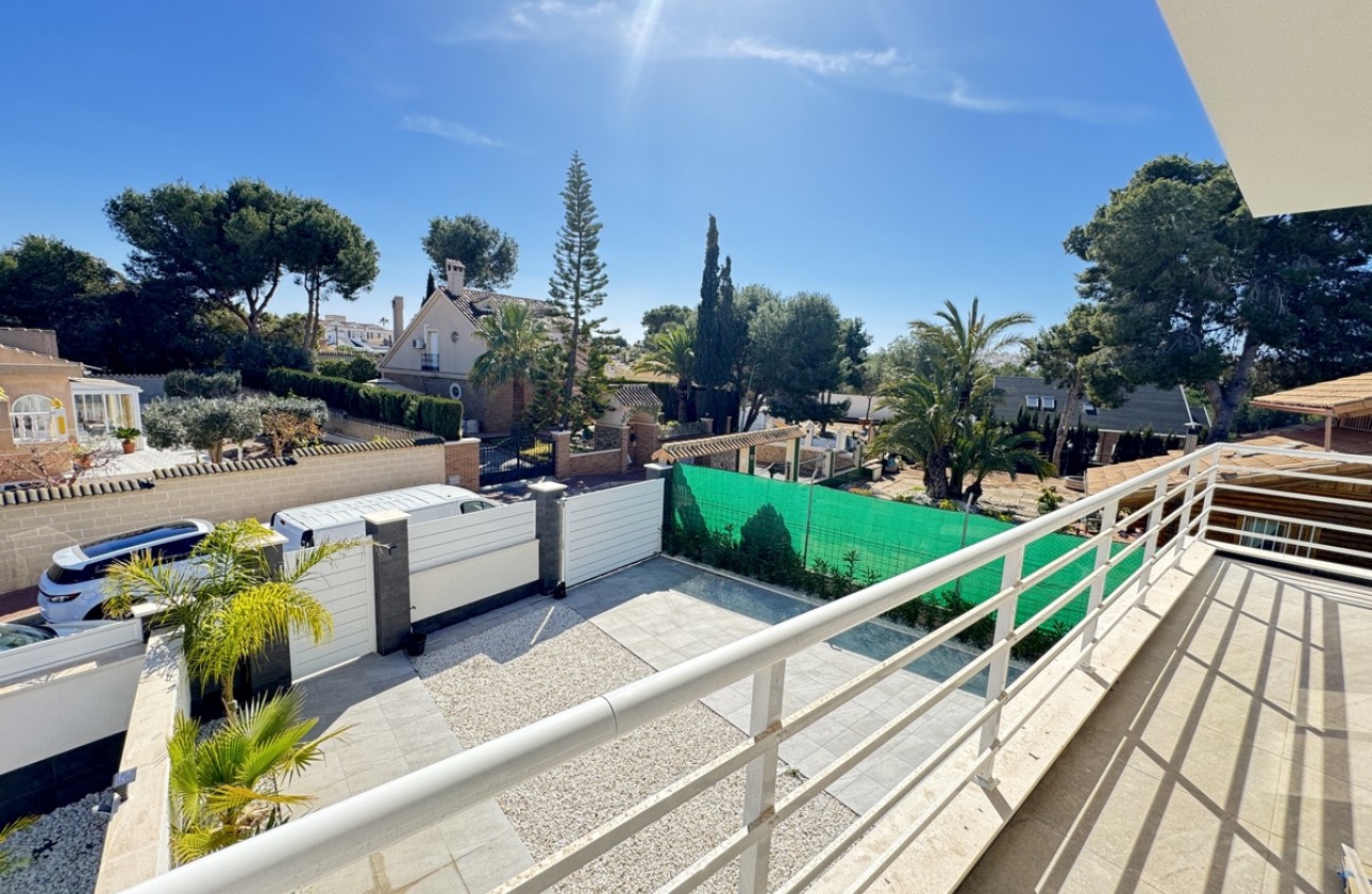 Resale - Villa - Los Balcones