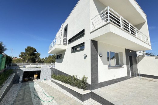 Resale - Villa - Los Balcones