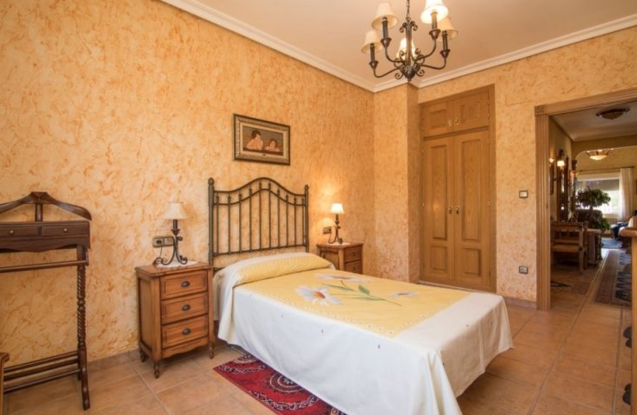 Reventa - Chalet - Crevillente
