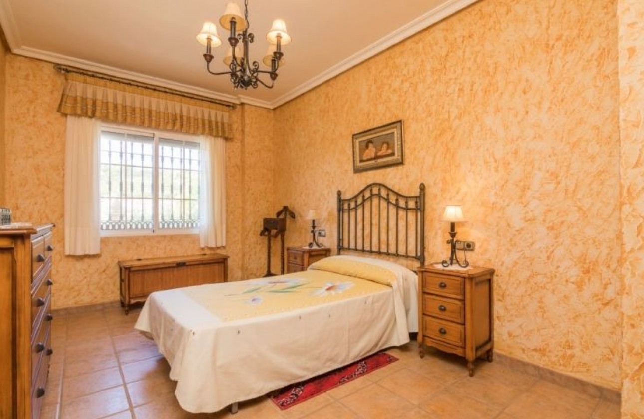 Reventa - Chalet - Crevillente