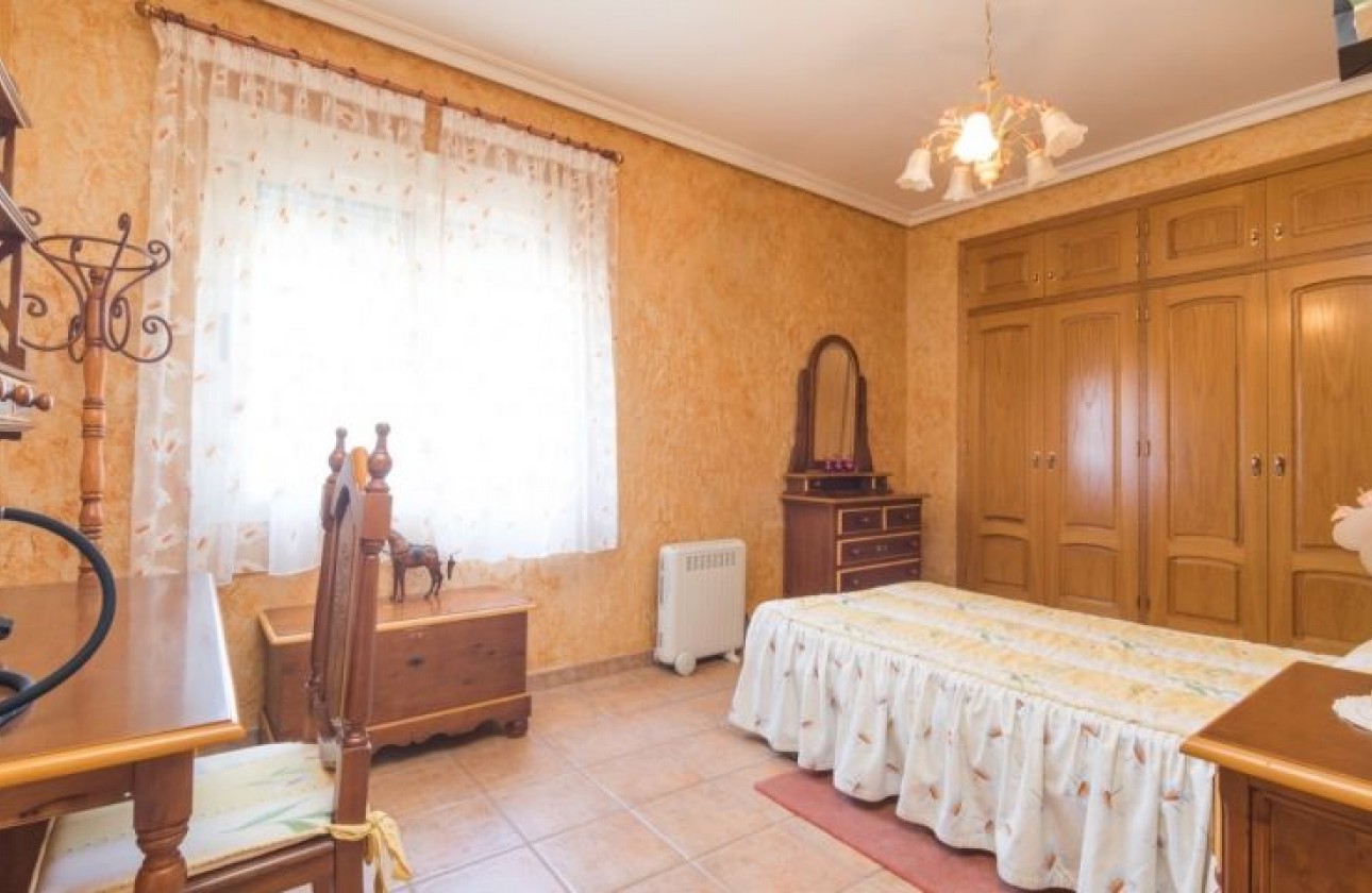 Reventa - Chalet - Crevillente