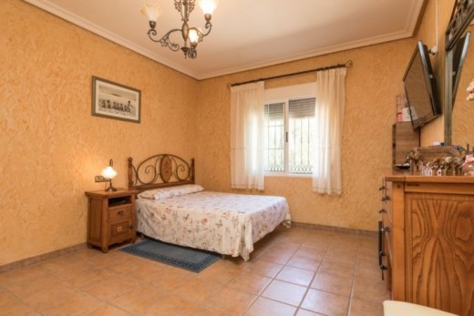 Resale - Villa - Crevillente