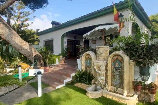Resale - Villa - Orihuela Costa