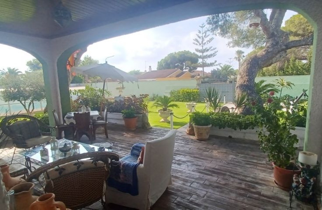 Resale - Villa - Orihuela Costa