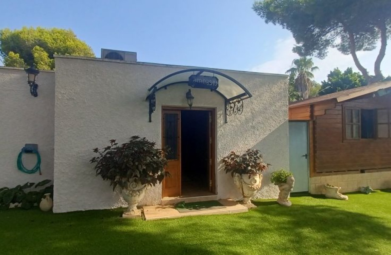 Resale - Villa - Orihuela Costa
