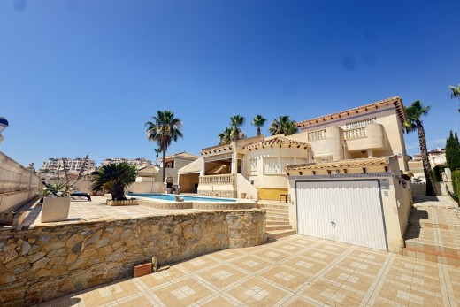 Resale - Villa - Las Ramblas Golf
