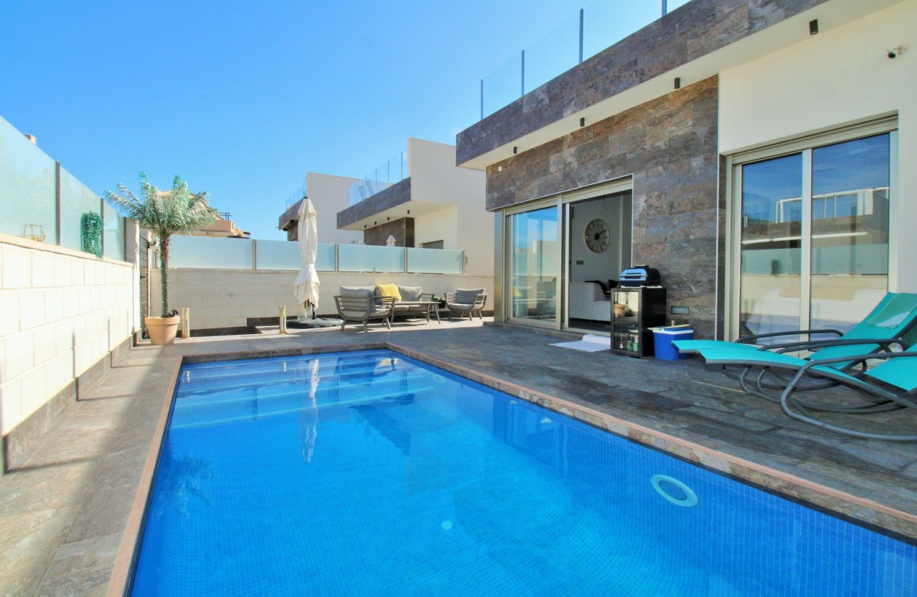 Resale - Villa - Villamartin