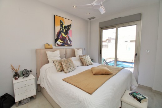 Resale - Villa - Villamartin