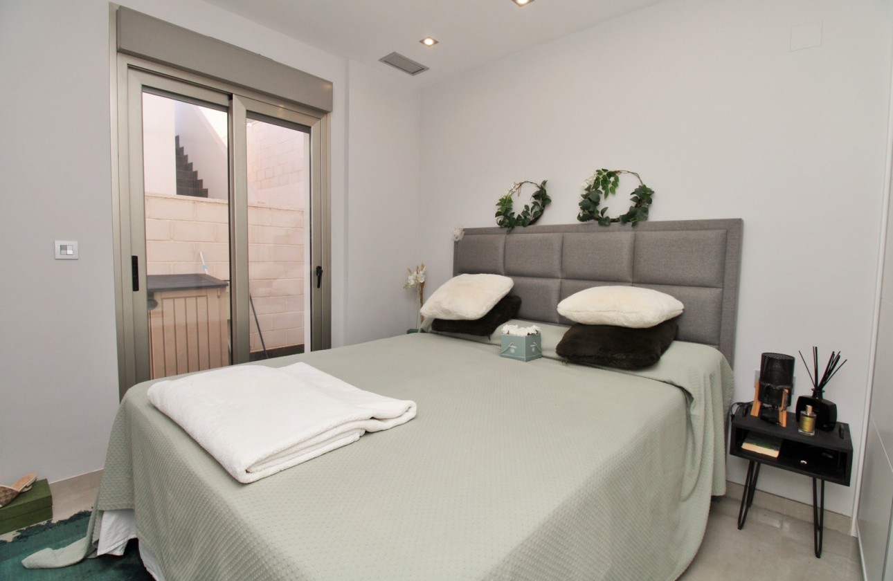Resale - Villa - Villamartin