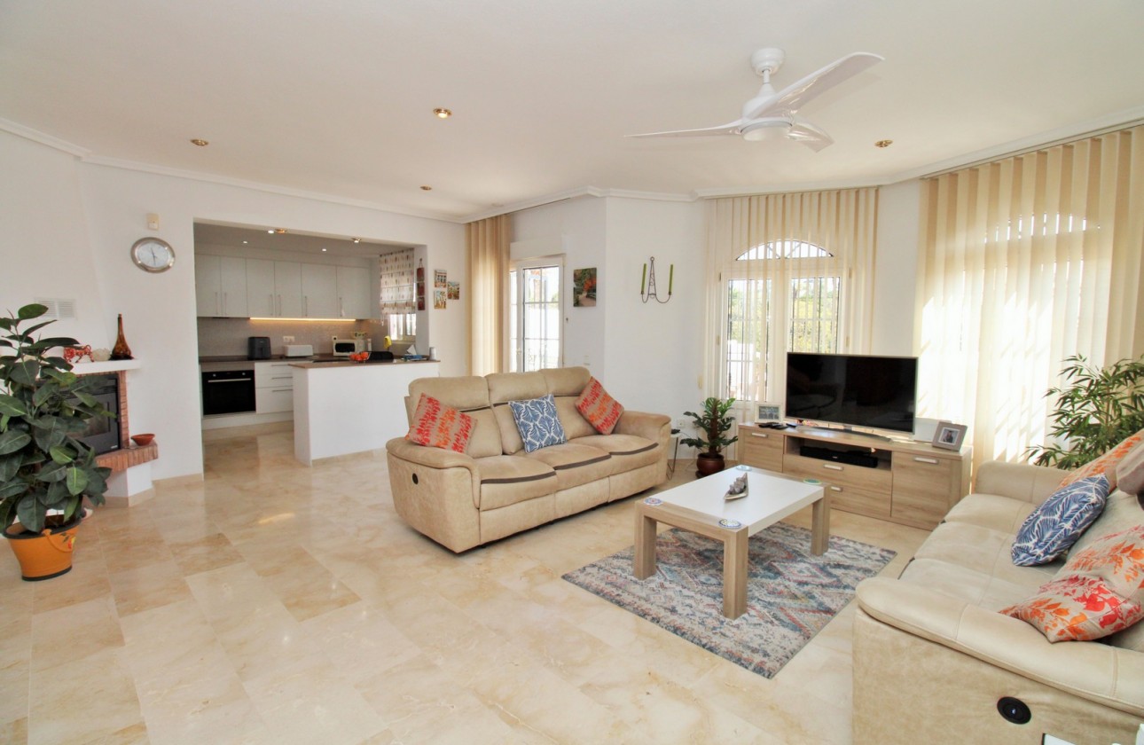 Resale - Villa - Villamartin - Los Dolses