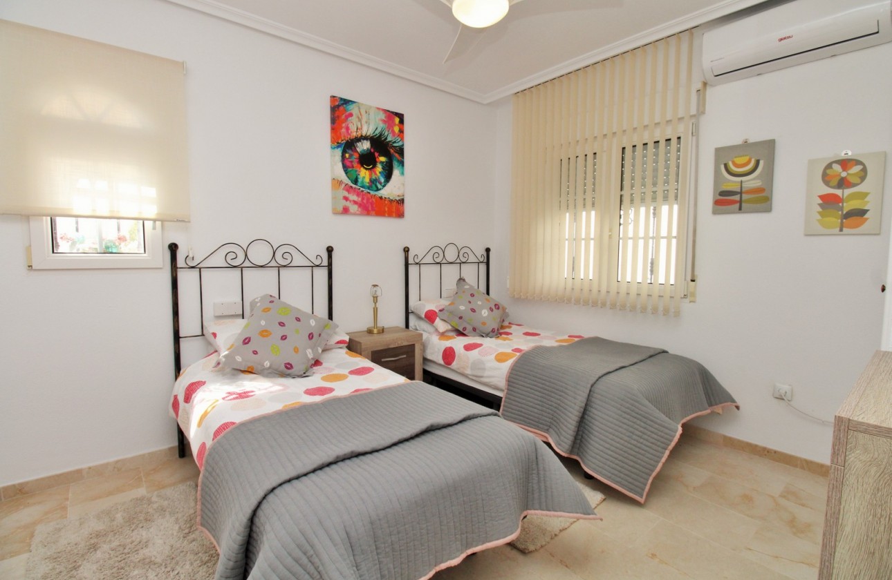 Resale - Villa - Villamartin - Los Dolses