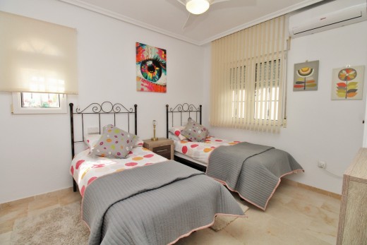 Resale - Villa - Villamartin - Los Dolses