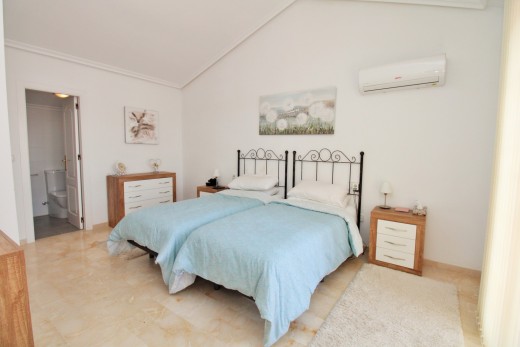 Resale - Villa - Villamartin - Los Dolses