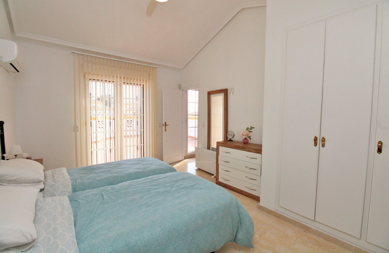 Resale - Villa - Villamartin - Los Dolses