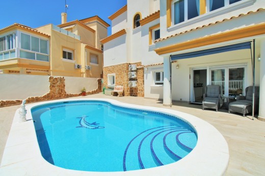 Resale - Villa - Villamartin - Los Dolses