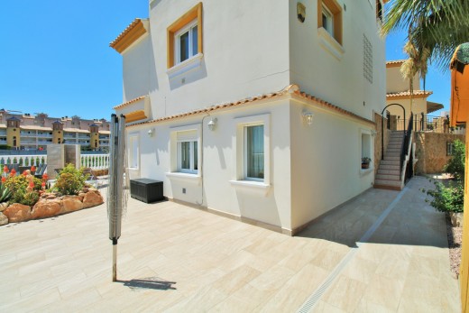 Resale - Villa - Villamartin - Los Dolses