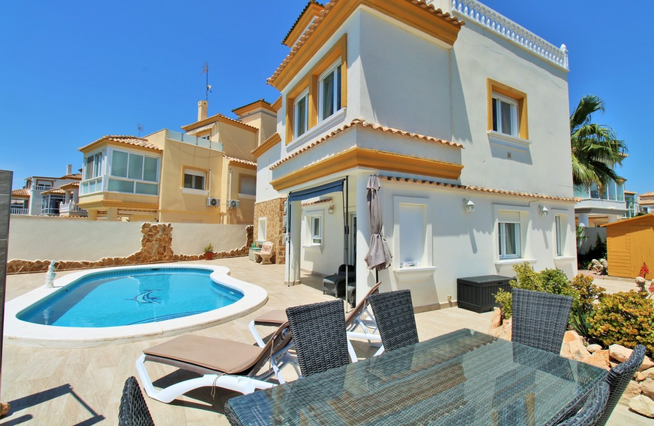 Resale - Villa - Villamartin - Los Dolses