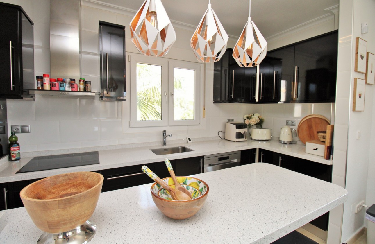 Resale - Villa - Villamartin - Los Dolses
